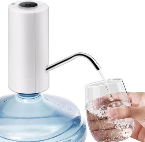 Ukázka jednoduchého řešení tekoucí vody s USB nabíjecím kohoutkem