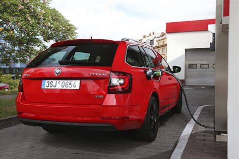 Infografika: WLTP a dojezd uvedených verzí Škoda Octavia