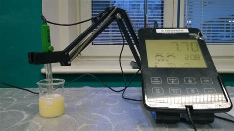 Schéma procesu laboratorní analýzy mitochondriální DNA z chlupových vzorků