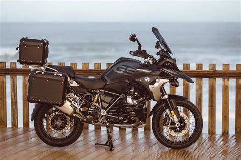 BMW R 1250 GS v základní verzi - profil a klíčové prvky designu