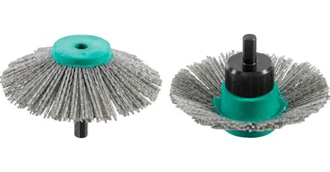 detailní pohled na čištění náboje kola