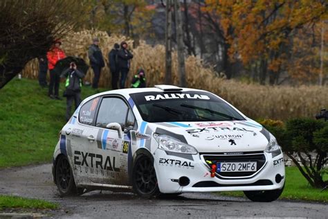 Fotografie vozu Peugeot 208 R2 na trati Rallye Český Krumlov.