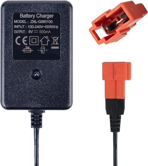 Obrázek ukazující kombinaci baterií a nabíječek pro dětská elektrická autíčka