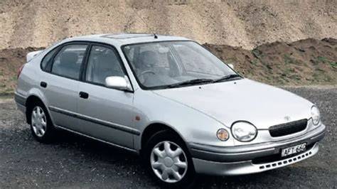 Kufr Toyota Corolla Liftback 1999 - grafické znázornění objemu a uspořádání prostoru