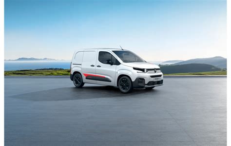 Infografika: Přehled modelů Berlingo Van, Jumpy a Jumper s hlavními technickými parametry