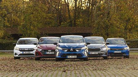 mapa nabídky motorů a výbav pro Clio Fabia Corsa