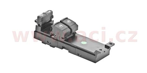 detail elektrického konektoru pro ovládání oken