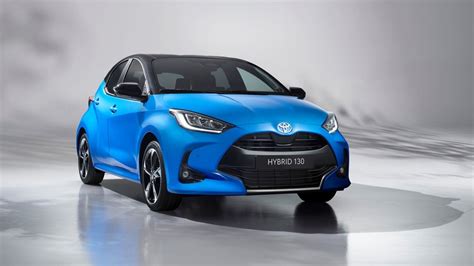 Infografika: Hybridní systém Toyota a výhody Yaris