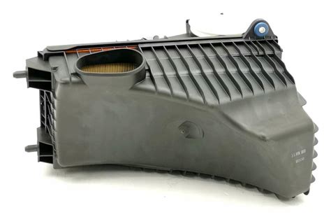Obrázek znázorňující správnou polohu vzduchového filtru v airboxu Suzuki Gladius