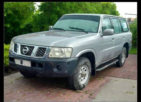 Infografika s porovnáním verzí motorů Nissan Patrol Y61 - výkon, objem, palivo