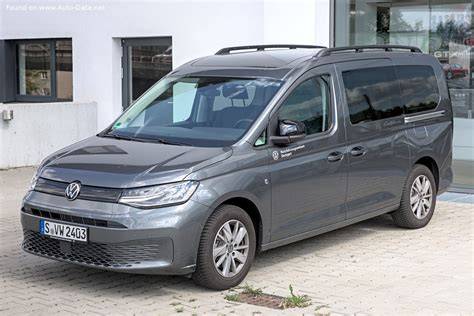 prostorny interier a sedadla v Caddy Maxi