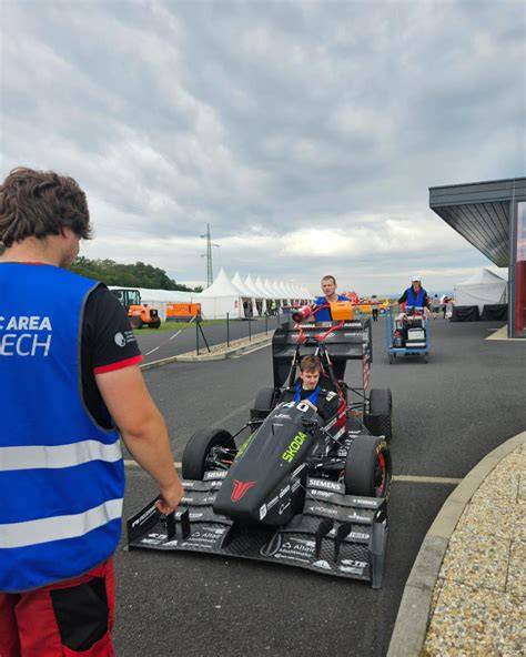 Obrázek ukazující kluzné plochy a polygon autodromu