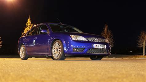 detail sportovní verze Ford Mondeo ST220