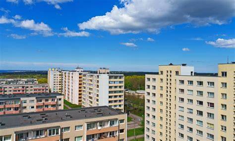 Infografika: Životnost a fáze modernizace panelových domů