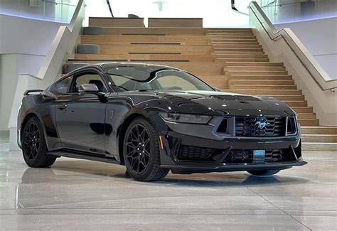 Mustang Black Shadow Edition - exteriér a logo