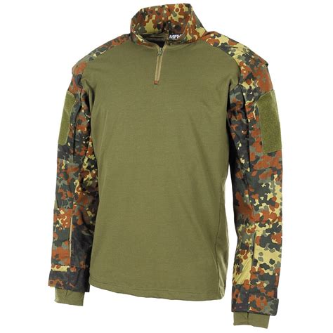Detail taktické košile Flecktarn s důrazem na límeček a střih