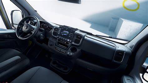 Infografika s porovnáním motorových verzí Opel Movano Movano B