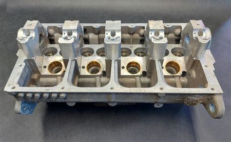 Detailní pohled na několik typů těsnění hlavy motoru