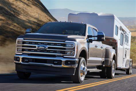 Infografika: Hlavní technické parametry Ford F-350 Super Duty