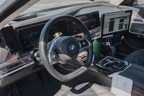 Areál BMW v Sokolově s vyznačenými testovacími drahami