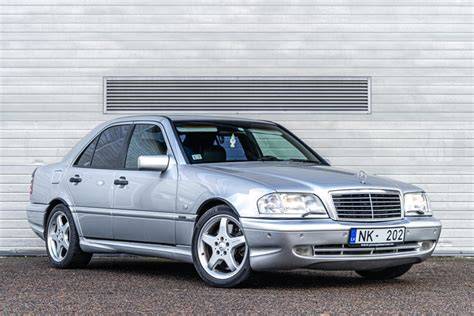 Infografika: Kompatibilita dílů pro Mercedes W202 AMG