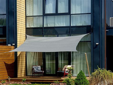 Ilustrační foto tvaru vozu pro výběr plachty