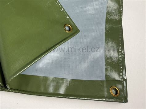 Detail plachty s logem výrobce a popisem materiálu