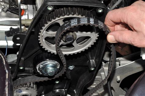 Schéma synchronizace pístů a ventilů pomocí rozvodového řemene