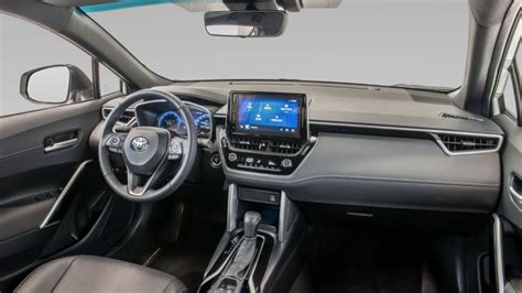 Interiér Corolla Cross - čistý, praktický, s důrazem na ergonomii