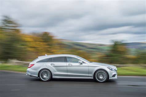 Infografika: Srovnání verzí CLS Shooting Brake (motorů, spotřeby, výkonu)