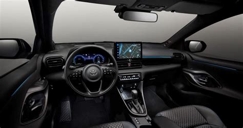 Detailní pohled na interiér Toyoty Yaris před zahájením práce na odhlučnění.