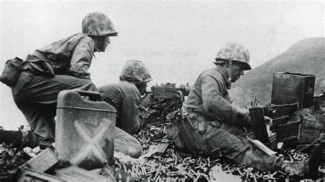 Průřez výrobními závody KA-BAR během WWII