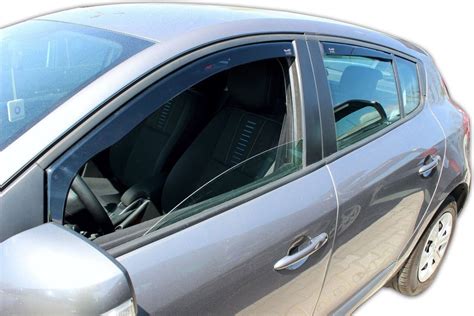 Ofuky oken na automobilu