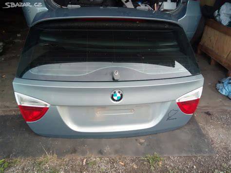 Infografika: anatomie roletky kufru BMW E91 a postupy demontáže