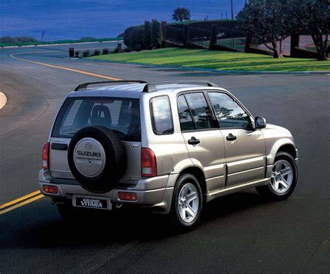 Infografika: Schéma převodovky Suzuki Grand Vitara 2005 s vyznačením spojkového mechanismu a pedálu