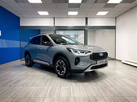 Infografika porovnání financování a výbav Ford Kuga Active X