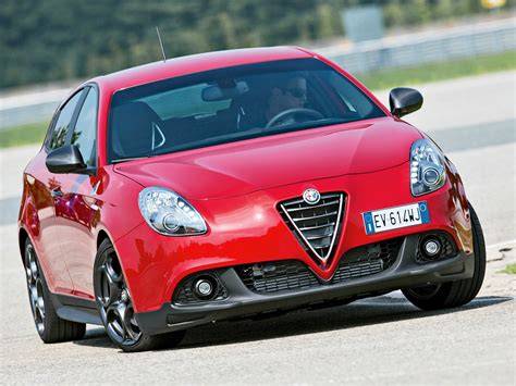 Giulietta na silnici - sportovní provedení Quadrifoglio Verde