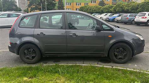 Interiérová konfigurace Ford C-Max 2004, praktické sedadlo a odkládací plochy