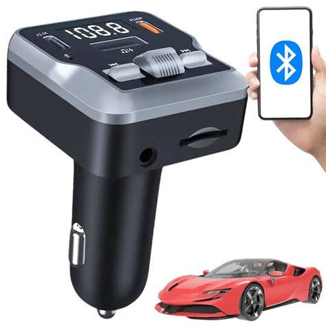 FM Transmitter v zapojení do auta s displejem a USB porty