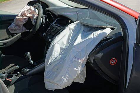 Infografika: Jak probíhá výměna airbagu a co to znamená pro bezpečnost vozu