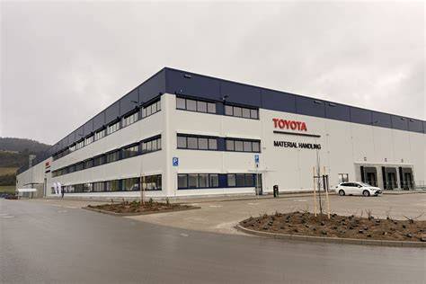 Fotografie z nového sídla Toyota Material Handling CZ ve Zdicích