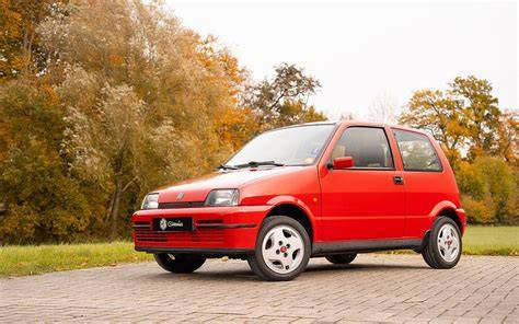 Infografika: Přehled verzí Fiat Cinquecento Sporting a jejich motorů