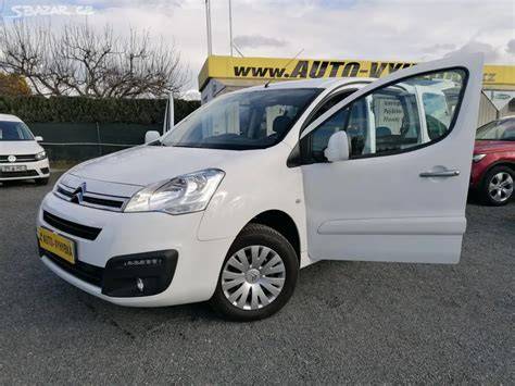 Infografika: Rozebrání zrcátka Citroën Berlingo a hlavní součásti