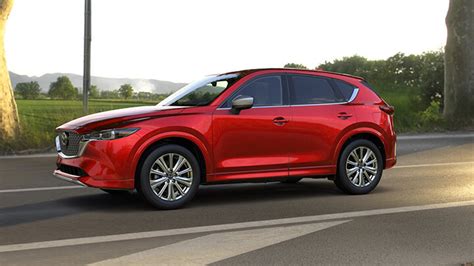 Infografika shrnující typy motorů a jejich charakteristik pro modely Mazda 2,3,5,6 a CX-5