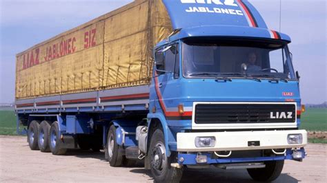 archivní fotografie výrobního závodu LIAZ v Rýnovicích