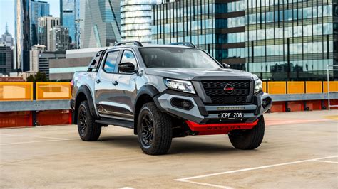 Ilustrace předních světel s andělskými kroužky pro Nissan Navara