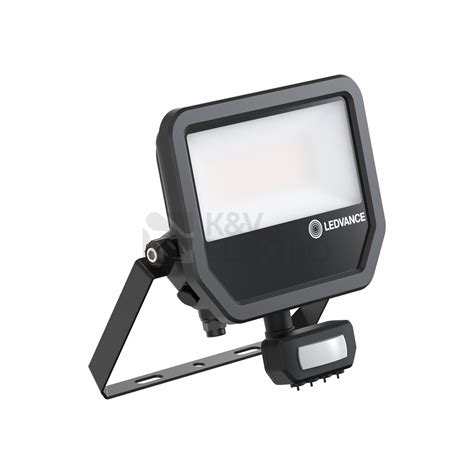 Detailní pohled na LED reflektor Linear-36