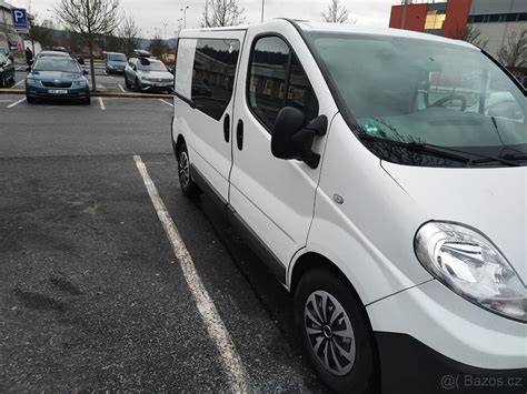 dodávka s vestavbou manželské postele (Renault Trafic)