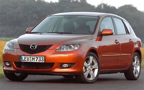 Infografika: Technické parametry Mazda 3 (délka, šířka, výška, objem zavazadel)