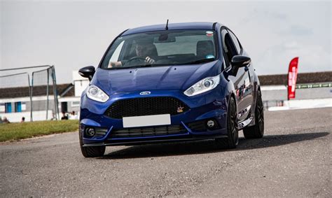 Porovnání objemu zavazadel kompaktních hatchbacků